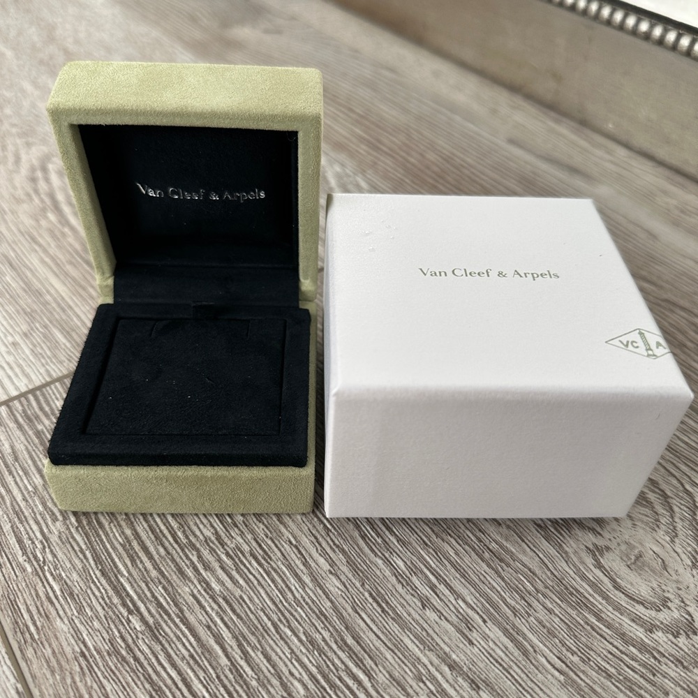 Vancleef & Arpels Box